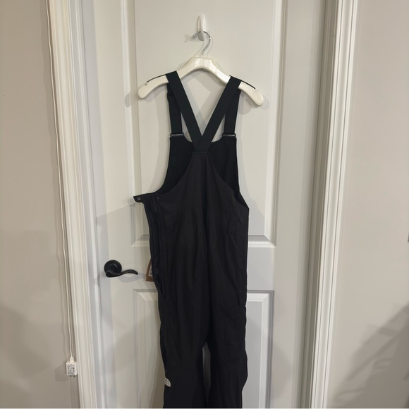 The North Face Freedom Insulated Ski Snow Bibs in TNF Black - Picture 12 of 12